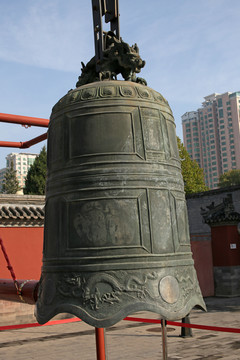 大钟寺广场上的大钟