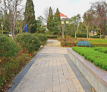 青石板路面