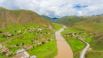 川藏线上的村庄