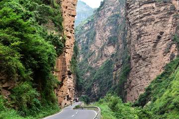 巴蜀峡谷