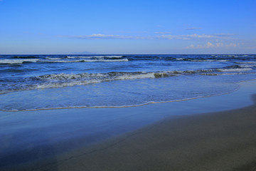 海浪沙滩