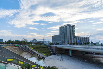 下沉式广场