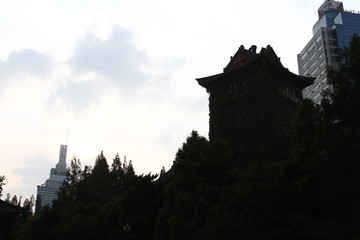 南京大学主楼剪影