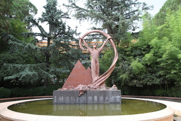 云南大学革命烈士纪念碑
