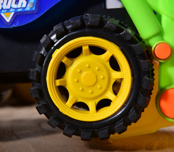 玩具汽车轮胎