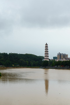 广东高州宝光塔