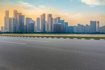 道路地面和杭州钱江新城建筑群