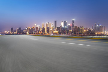 道路路面和重庆城市建筑天际线