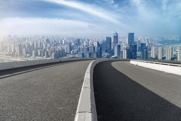 道路路面和重庆城市建筑天际线