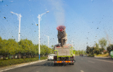 喷雾洒水车