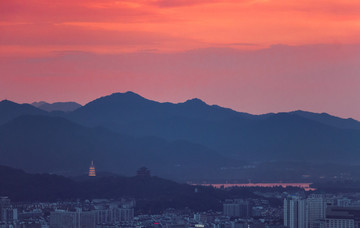 夕阳下的杭州西湖