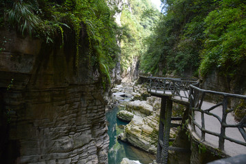 峡谷栈道