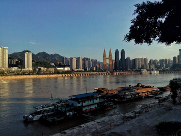 嘉陵江畔风景