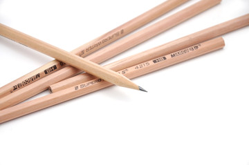原木铅笔学习用品