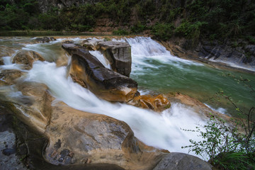 八泉峡风光