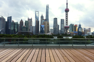 看台上的上海风光