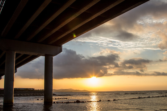 大连夏家河子海上日落晚霞