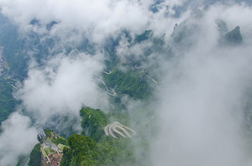 张家界天门山盘山公路