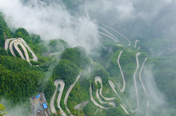 张家界天门山盘山公路