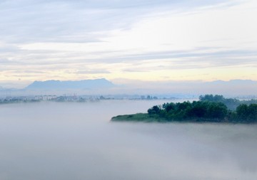 清江雾景