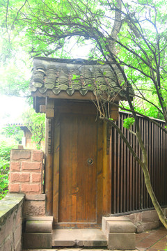 古镇民居中式庭院木门门头