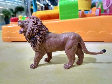 动物雕塑狮子