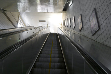 北京地铁站自动扶梯