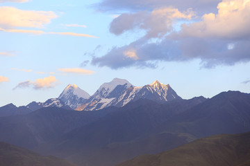 甘孜风光高原草甸雪山