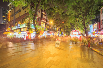 广州夜生活惠福路步行街夜市