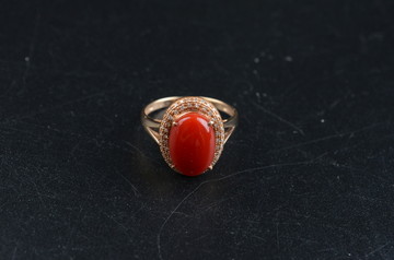 红珊瑚戒指