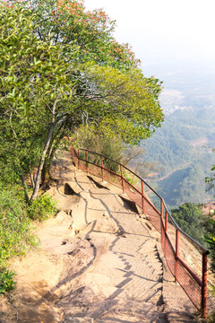 山中石板路登山步道