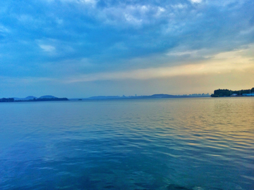 武汉东湖暮色风光