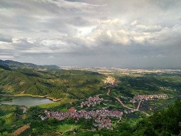 金华尖峰山山下曹村