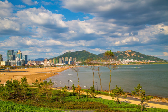 青岛石老人海水浴场