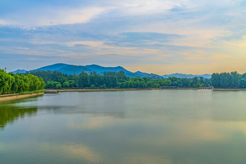 唯美晚霞山水湖景