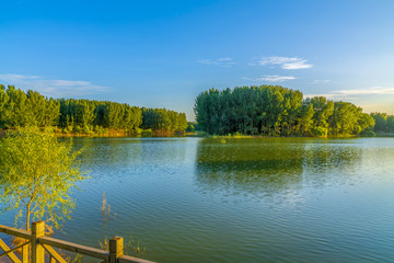 碧水蓝天