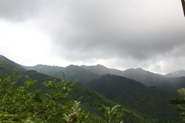 大山远景里的风云变化