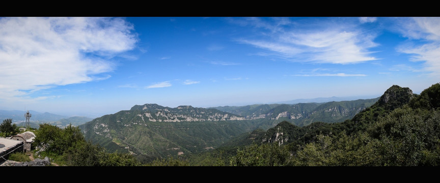 蓝天白云和群山风景