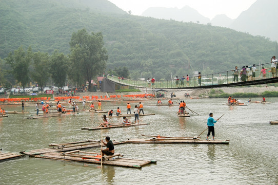 东湖港竹筏