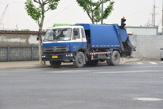 垃圾运输车