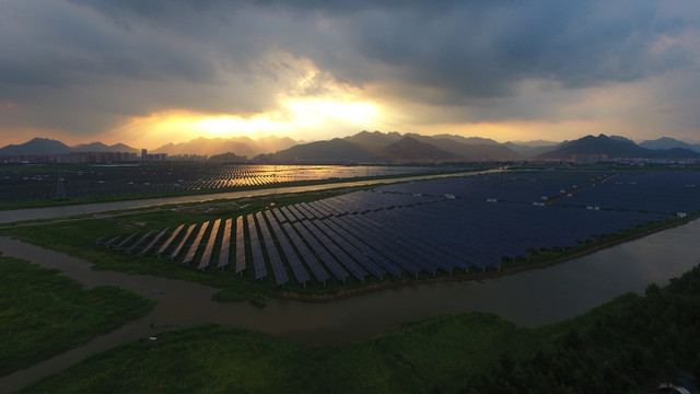 太阳能发电场