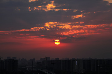 夕阳下的杭州