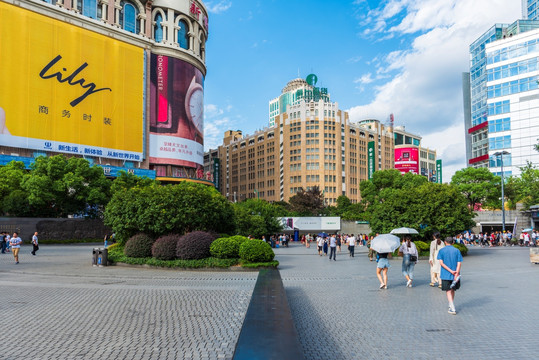 上海交通枢纽广场