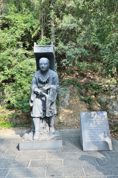 唐代高僧雕像