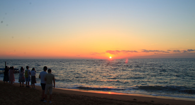 海上日出