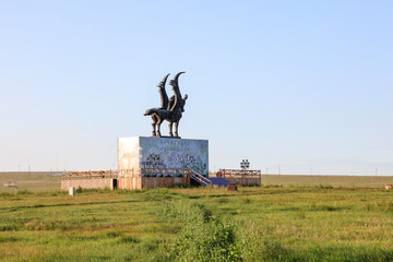呼伦贝尔草原的飞马雕塑