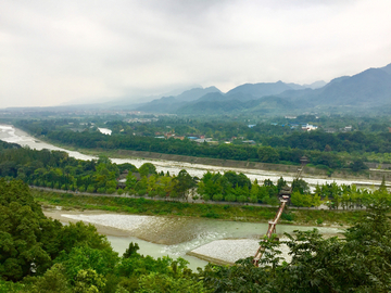 都江堰群山河流