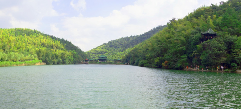 宜兴竹海镜湖全景图