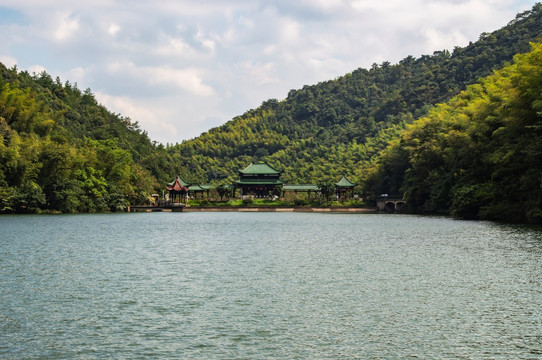 宜兴竹海镜湖风景