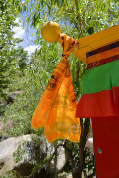 轉(zhuǎn)經(jīng)筒經(jīng)幡